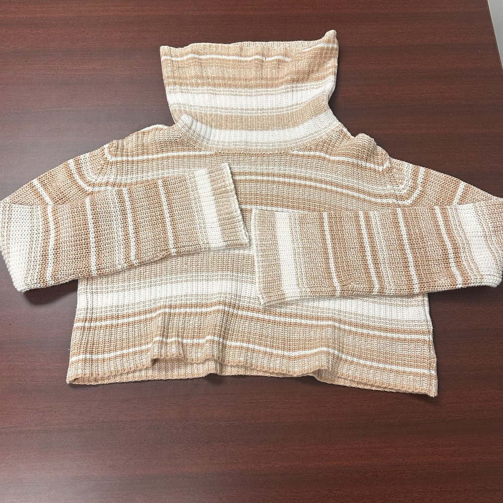 Urban Outfitters boxy crop sweater turtleneck womens Size M Cotton Acrylic